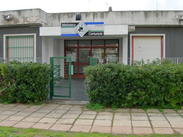 Esterno biblioteca